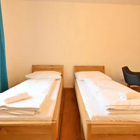 Valecska Palenice בית הארחה 3*